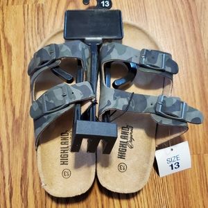 NWT Girls Camo print sandals